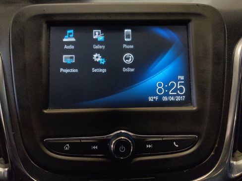 Used 2018 Chevrolet Equinox LT FWD image 25