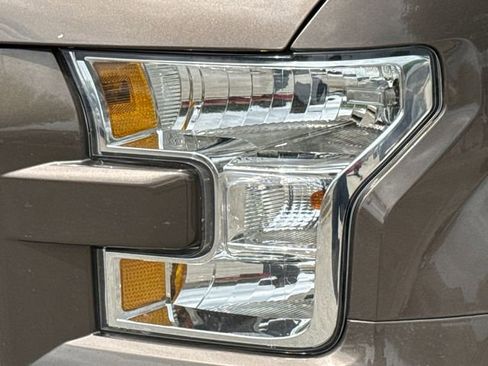 Used 2016 Ford F150 XLT w/ Equipment Group 302A Luxury image 4