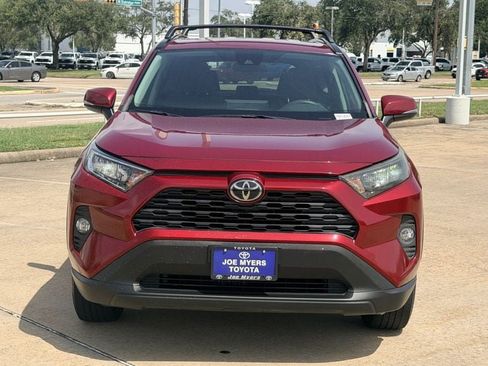 Used 2021 Toyota RAV4 XLE AWD/4WD image 3