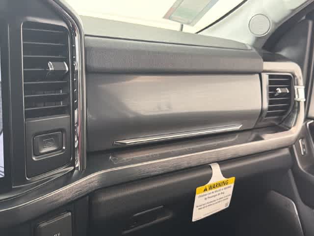 New 2026 Ford F250 Lariat w/ Black Appearance Package AWD/4WD image 7