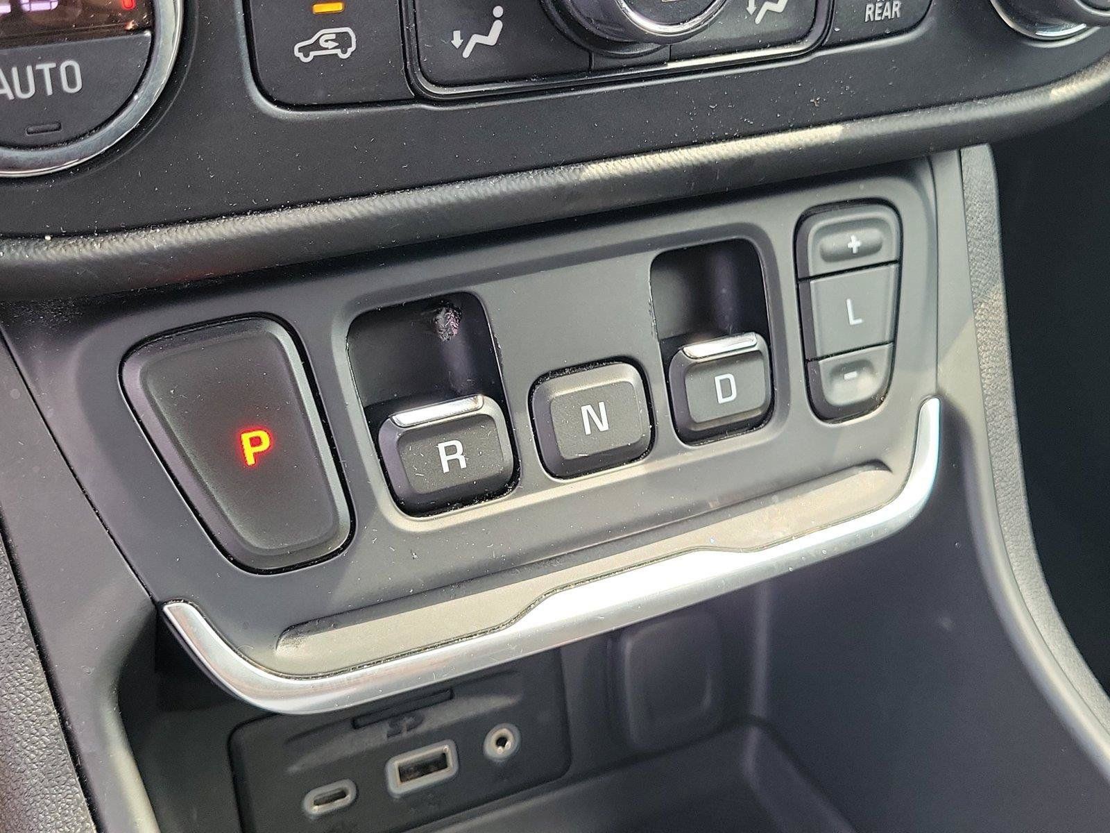 Used 2018 GMC Terrain SLE w/ Driver Convenience Package FWD image 28