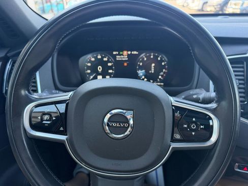 Used 2017 Volvo XC90 T6 Momentum w/ Vision Package image 15