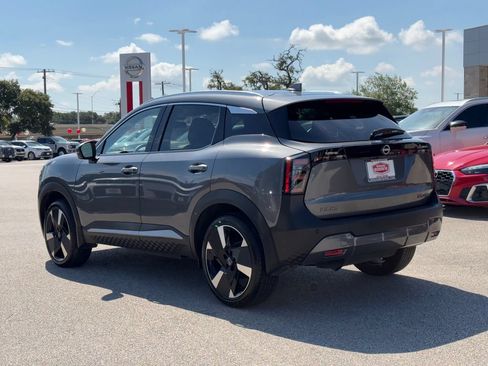 Used 2025 Nissan Kicks SR w/ SR Premium Package AWD/4WD image 6