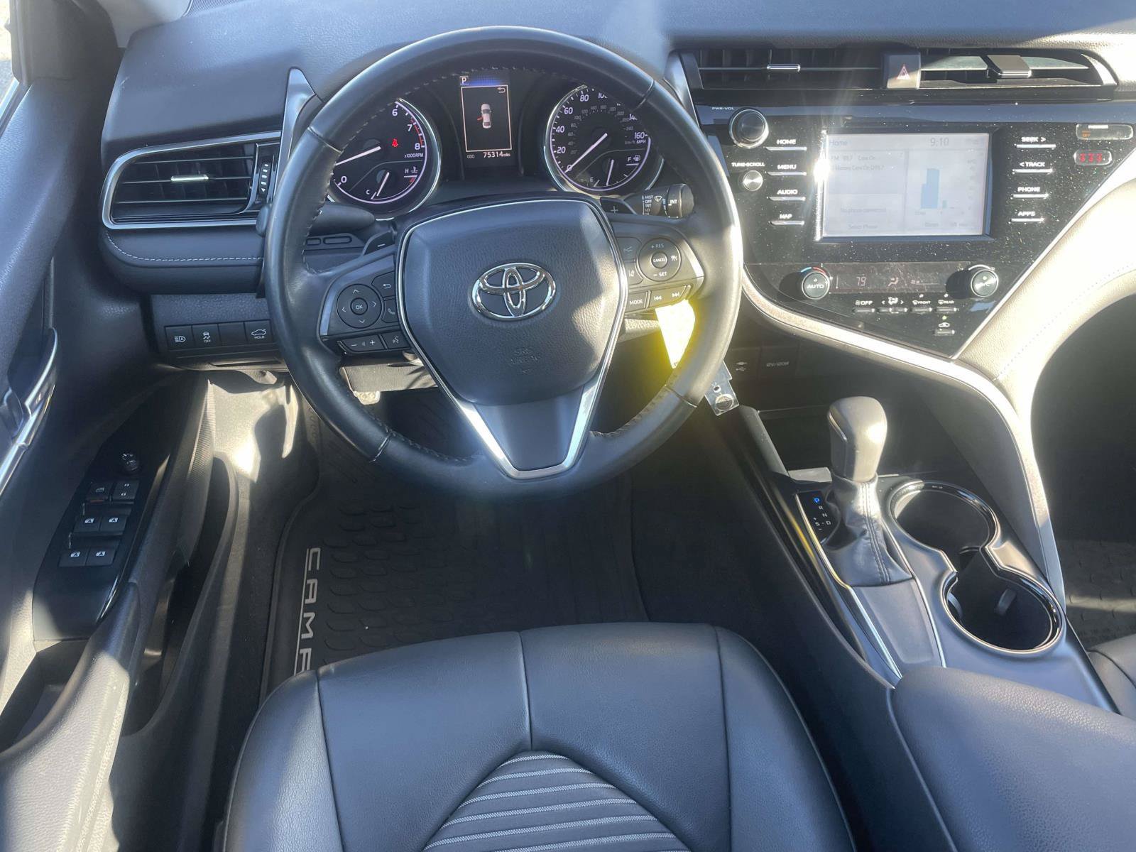 Used 2019 Toyota Camry SE FWD image 11
