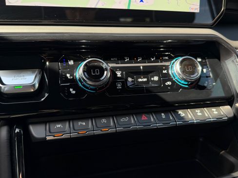Used 2025 GMC Sierra 1500 AT4X w/ AT4X AEV Edition AWD/4WD image 16
