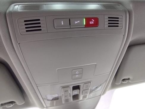 New 2025 Volkswagen Taos SE image 30