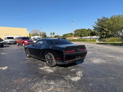 Used 2019 Dodge Challenger R/T w/ Plus Package image 3