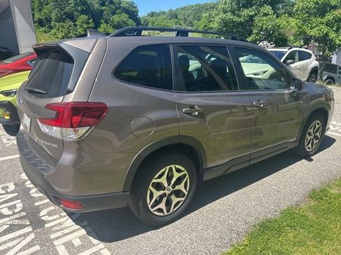 Used 2023 Subaru Forester Premium AWD/4WD image 7