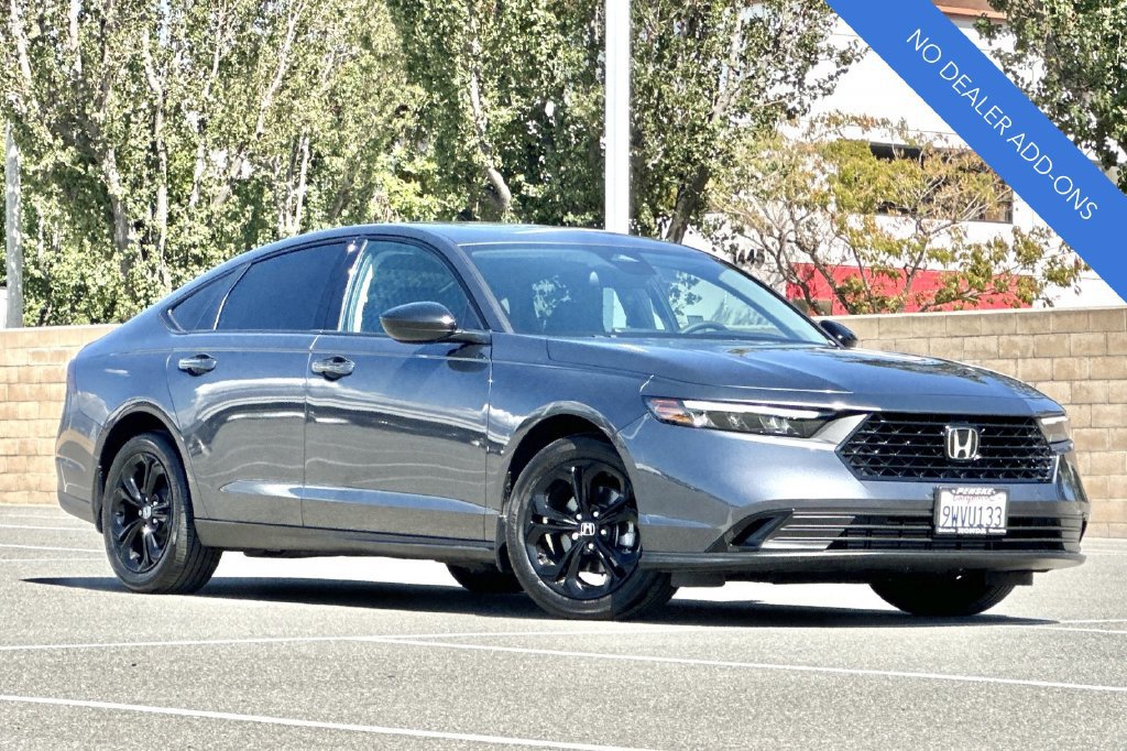 Certified 2025 Honda Accord SE image 2
