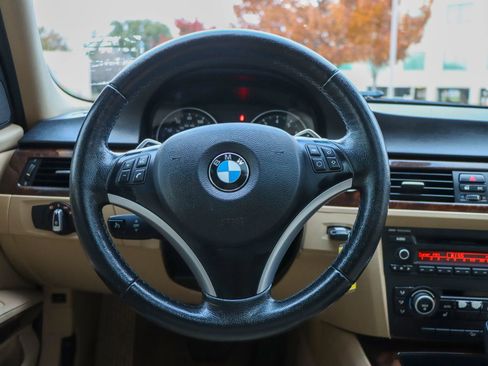 Used 2011 BMW 335i xDrive Sedan image 27
