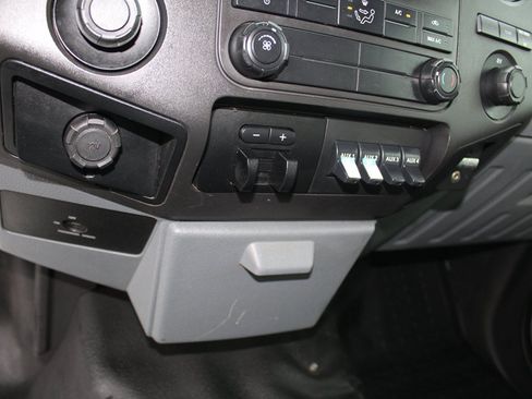 Used 2014 Ford F550 4x4 Regular Cab Super Duty image 18