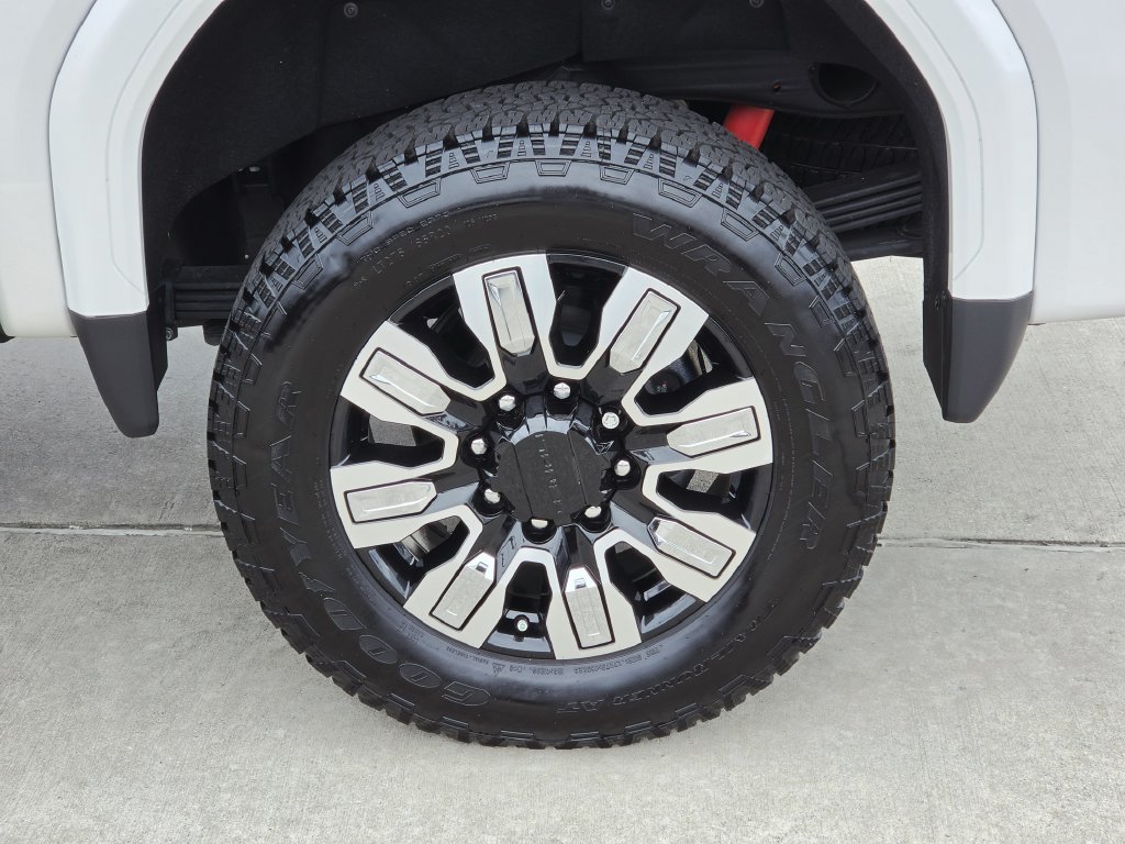 Used 2024 GMC Sierra 2500 Denali w/ Denali Reserve Package AWD/4WD image 8