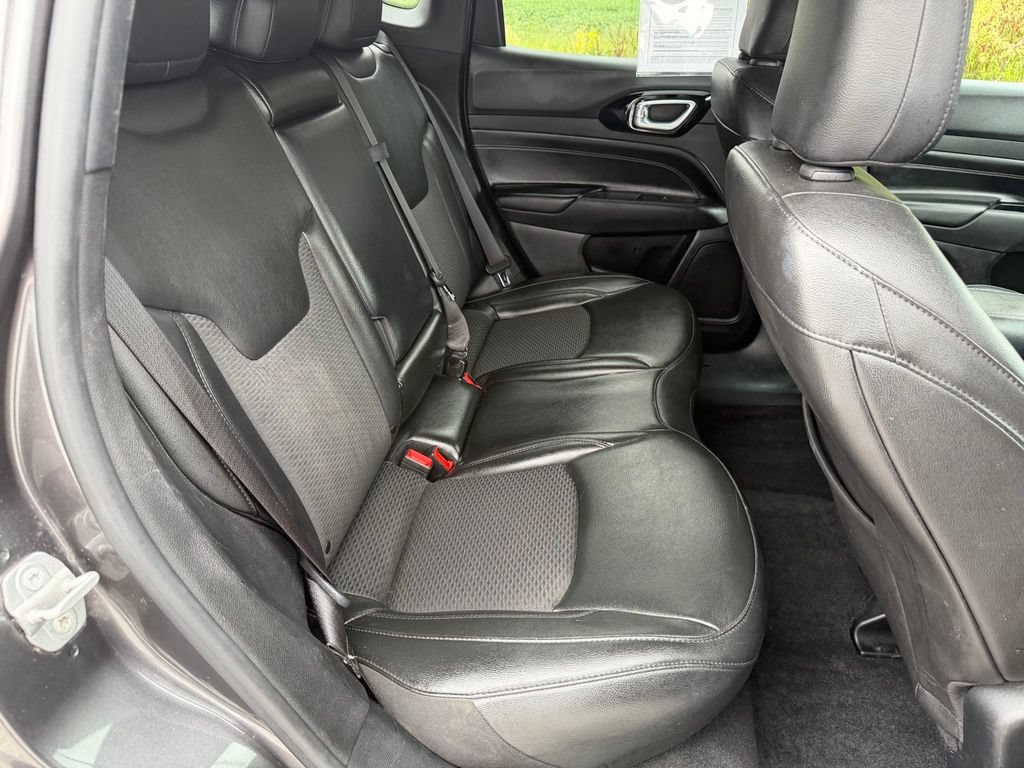 Used 2022 Jeep Compass Latitude AWD/4WD image 22