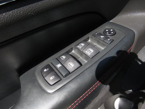 Used 2021 Jeep Grand Cherokee Trailhawk w/ Premium Lighting Group AWD/4WD image 24