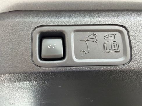 Used 2024 Ford Expedition Limited AWD/4WD image 13