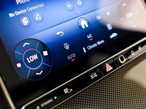 Certified 2025 Mercedes-Benz GLC 300 image 31