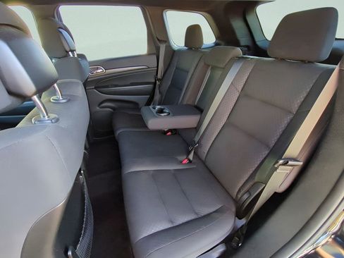 Used 2018 Jeep Grand Cherokee Laredo image 13