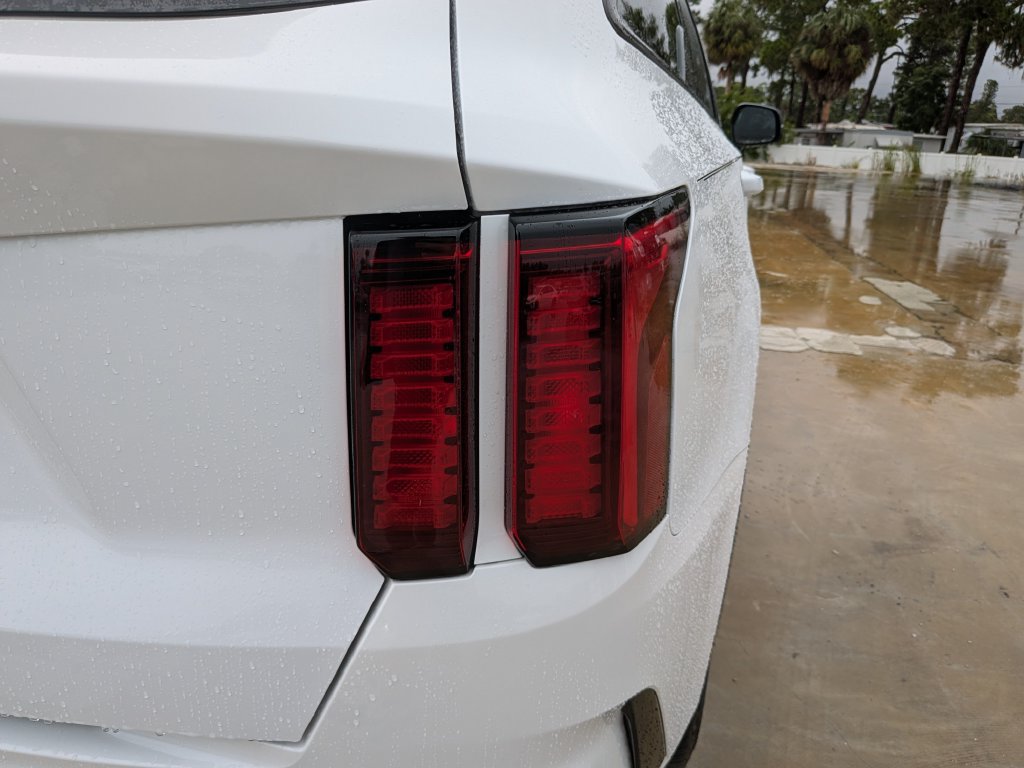 Certified 2023 Kia Sorento EX FWD image 12