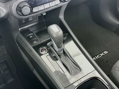Used 2022 Nissan Kicks SV FWD image 23