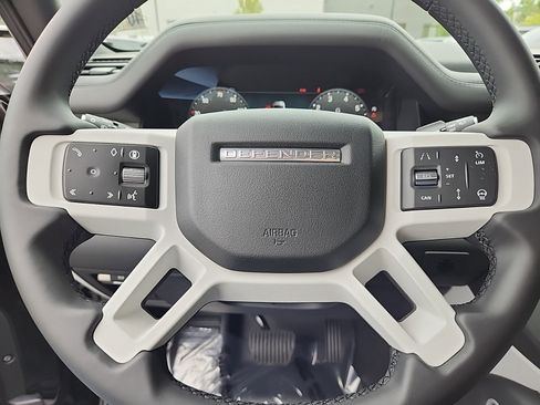 New 2025 Land Rover Defender 110 X-Dynamic SE image 16