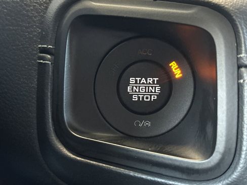 Used 2024 Jeep Wrangler Unlimited Sahara AWD/4WD image 21