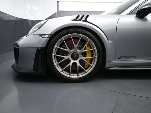 Used 2018 Porsche 911 GT2 RS RWD image 4