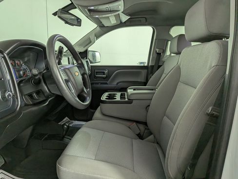 Used 2018 Chevrolet Silverado 1500 Custom w/ Custom Value Package image 17