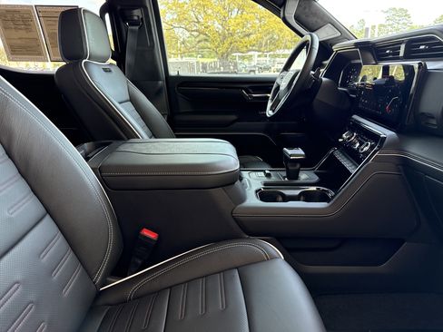 Used 2025 GMC Sierra 1500 AT4X image 31