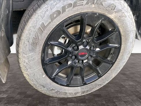 Used 2024 Toyota Tundra Platinum w/ TRD Off-Road Package AWD/4WD image 5