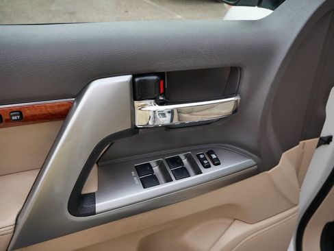 Used 2015 Toyota Land Cruiser image 37