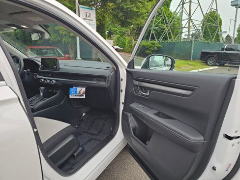 Certified 2025 Honda CR-V LX image 11