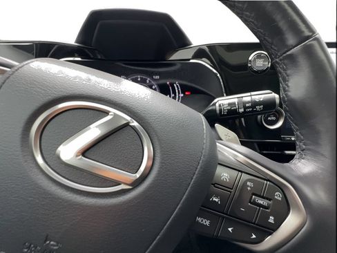 Used 2025 Lexus NX 250 FWD w/ Premium Package image 42