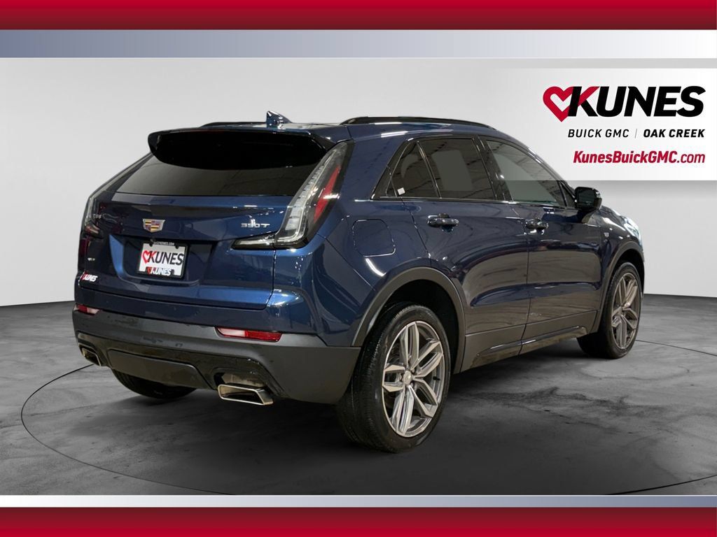 Used 2022 Cadillac XT4 Sport w/ Sun And Sound Package AWD/4WD image 10