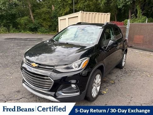 Used 2017 Chevrolet Trax Premier w/ Driver Confidence II Package AWD/4WD image 1