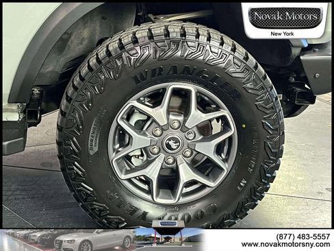 Used 2022 Ford Bronco Badlands AWD/4WD image 9