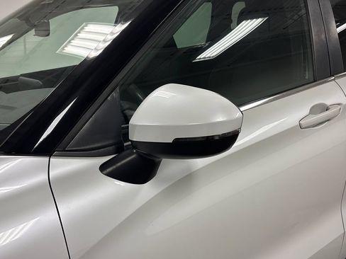 Used 2022 Mitsubishi Outlander ES FWD image 11
