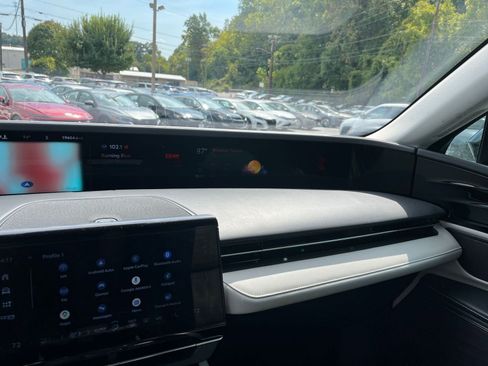 Used 2024 Lincoln Nautilus Reserve image 29