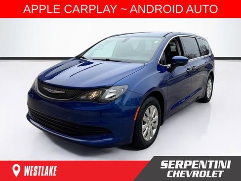 Used 2018 Chrysler Pacifica L image 1