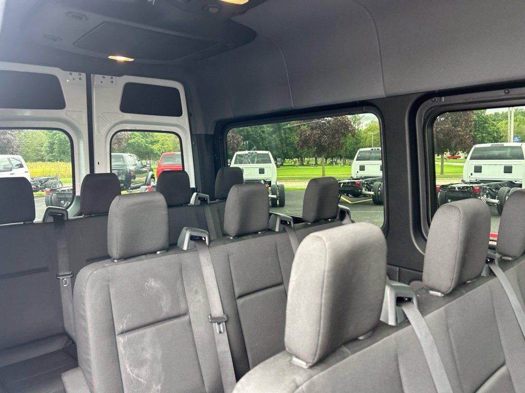 Used 2024 Mercedes-Benz Sprinter 2500 image 9