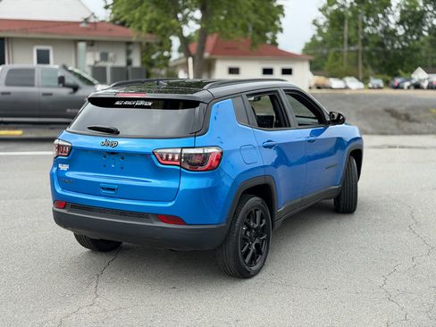 Used 2024 Jeep Compass Latitude w/ Altitude Special Edition AWD/4WD image 7
