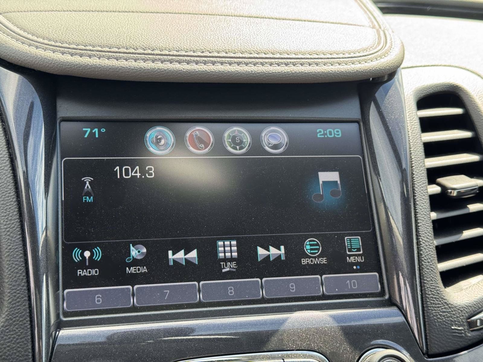 Used 2019 Chevrolet Impala Premier FWD image 24