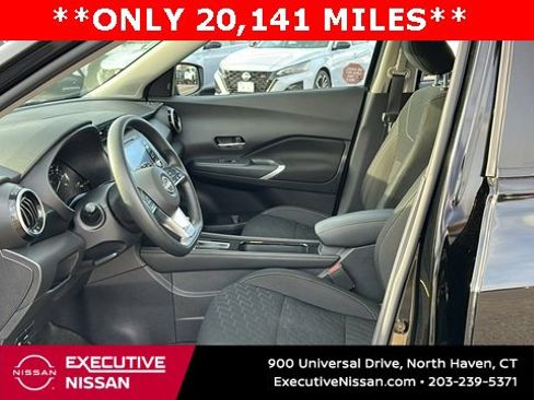 Certified 2024 Nissan Kicks SV image 9