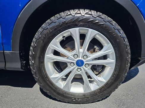 Used 2017 Ford Escape SE w/ Equipment Group 201A AWD/4WD image 8