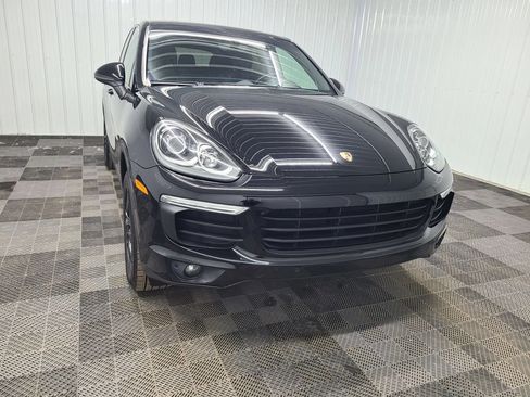 Used 2017 Porsche Cayenne AWD/4WD image 5