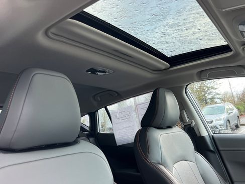 Used 2025 Subaru Crosstrek 2.5i Limited w/ Crosstrek Mirror Package image 17