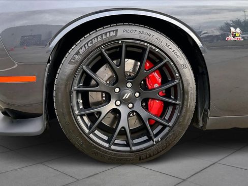 Used 2018 Dodge Challenger R/T Scat Pack image 9