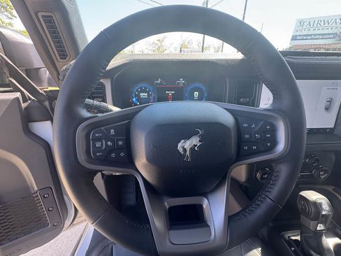 Used 2025 Ford Bronco Badlands AWD/4WD image 14