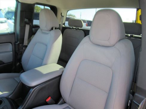 Used 2021 Chevrolet Colorado W/T w/ WT Convenience Package image 16