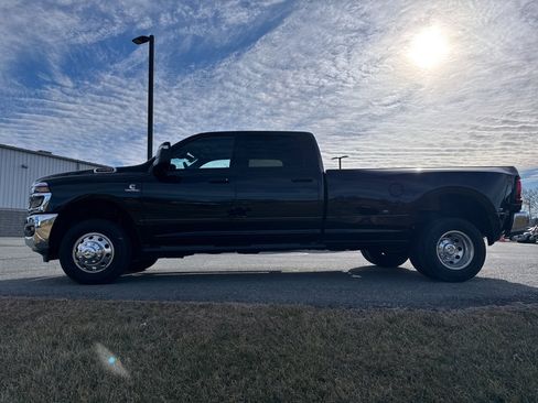 Used 2025 RAM 3500 Tradesman image 13