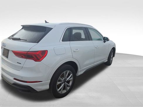 Used 2025 Audi Q3 2.0T Premium image 3
